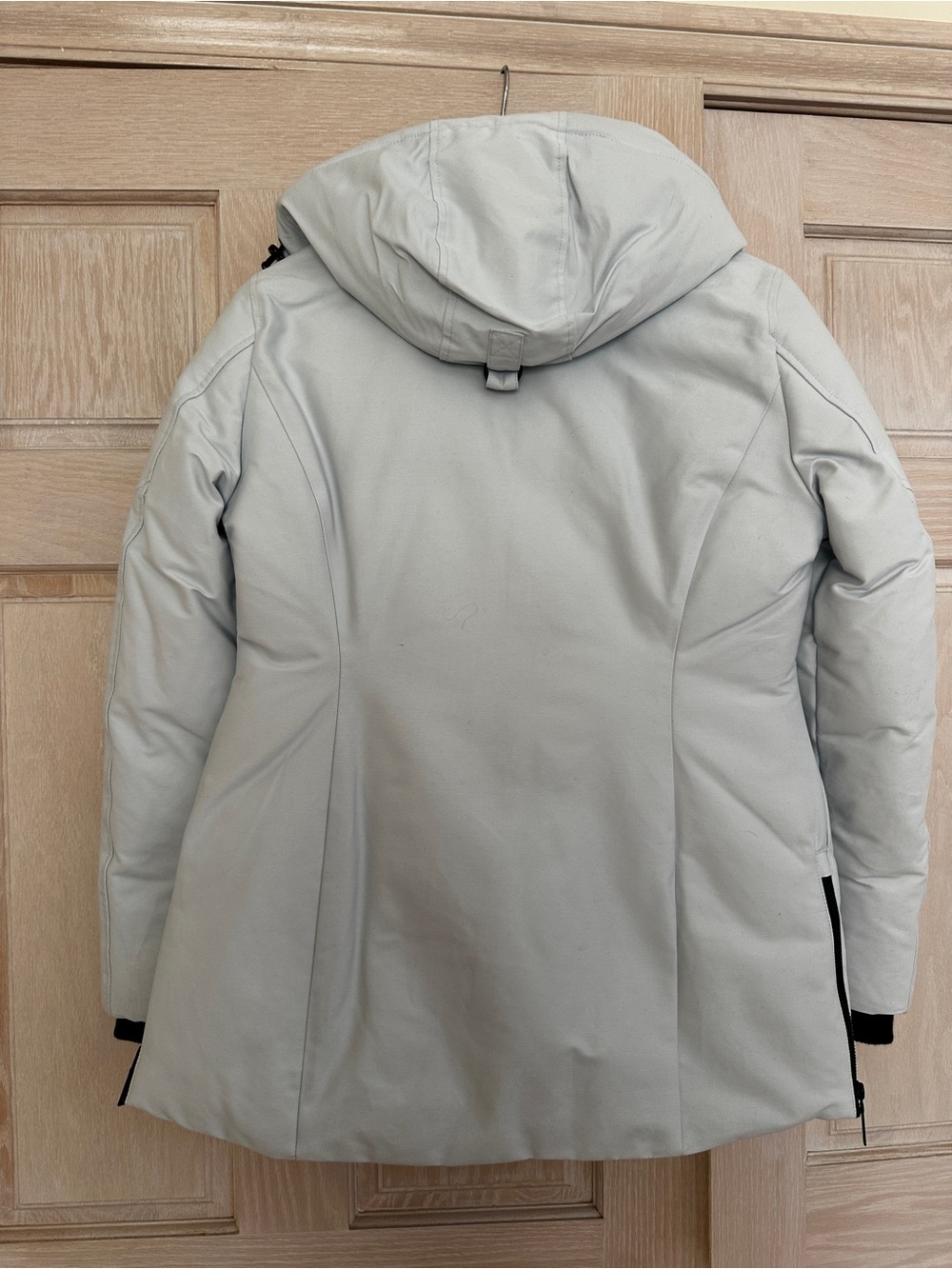 Moose Knuckles White Fur-Trim Ski Puffer Jacket - Picture 3 of 7